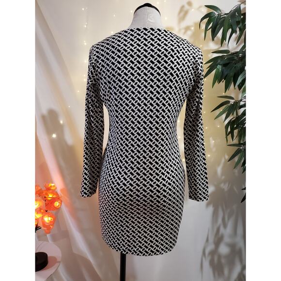 Diane von Furstenberg Reina Silk Chain Link Black White Mini Dress Womens Size 4 - Picture 6 of 11